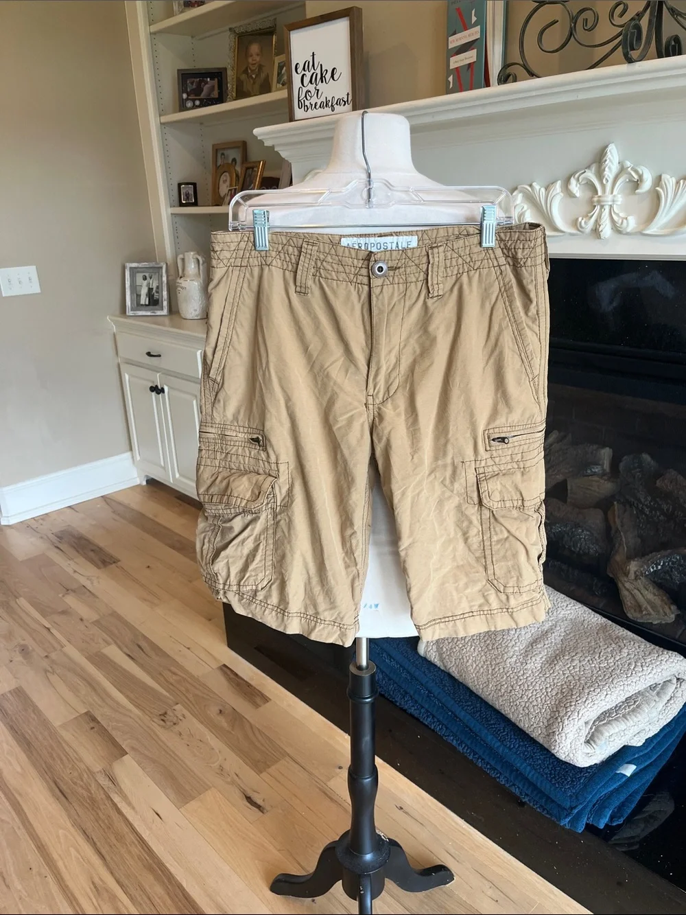 Aeropostale Men's Khaki Cargo Shorts with Multi-Pocket Design